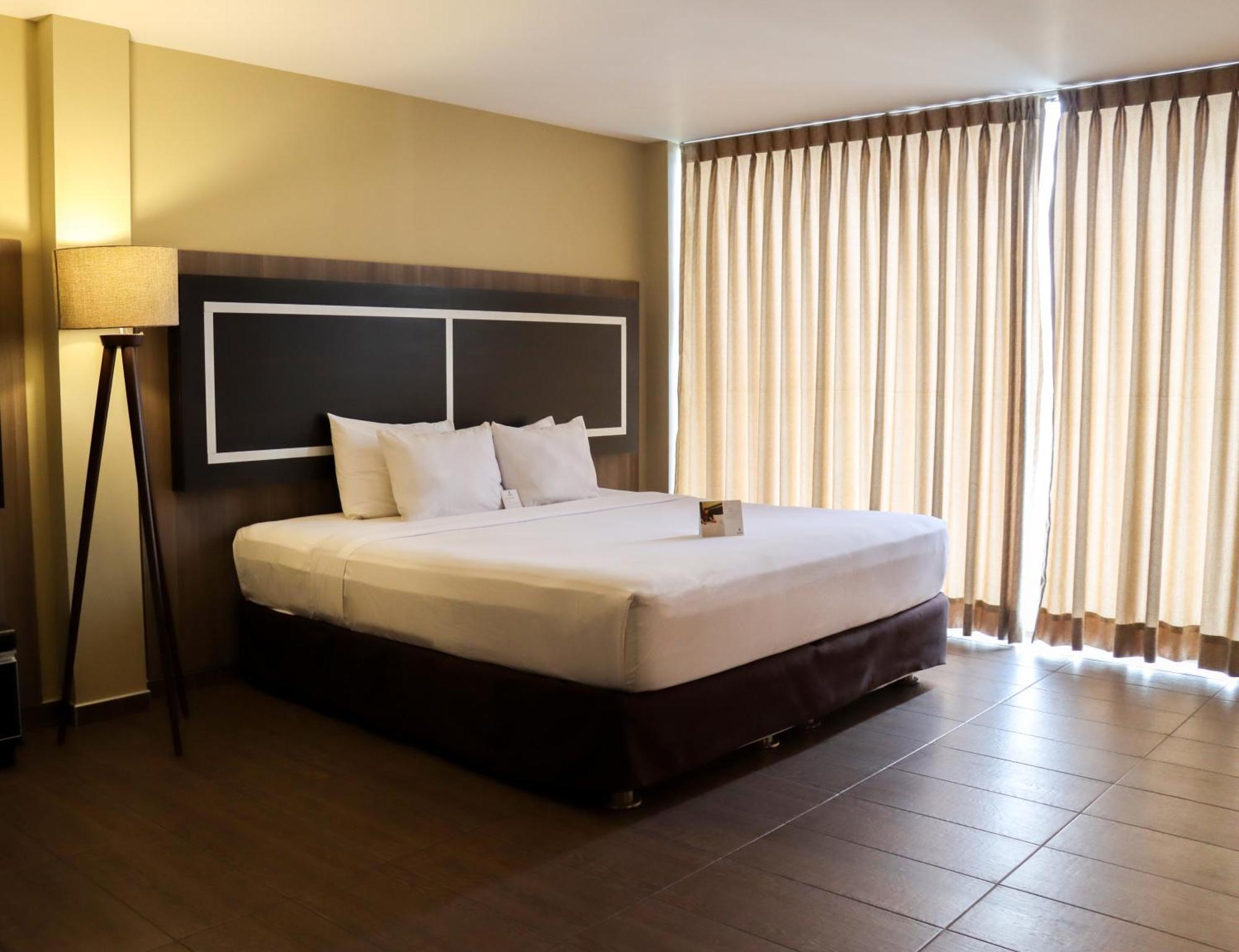 Rado Hotel - Santa Maria Trujillo Buitenkant foto